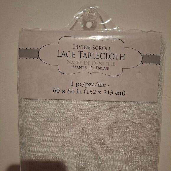 Divine Scroll Lace Tablecloth - Picture 2 of 6
